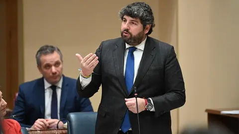 El presidente de la Regi&oacute;n de Murcia, Fernando L&oacute;pez Miras, en la Asamblea Regional (foto: La 7)