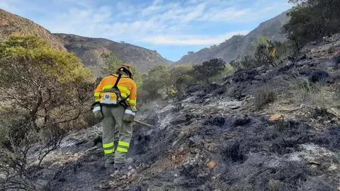 Extinguido el incendio forestal de Cabo Ti&ntilde;oso