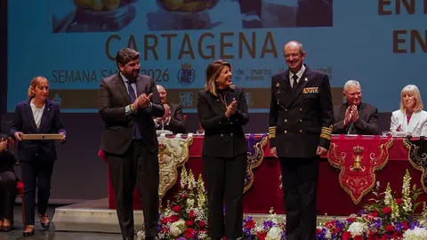 El almirante Pedro Luis Puente, junto al presidente del Gobierno regional, Fernando L&oacute;pez Miras, y la alcaldesa de Cartagena, Noelia Arroyo | Foto: Ayuntamiento de Cartagena