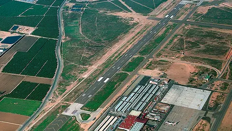 Imagen de archivo de las instalaciones del antiguo aeropuerto de San Javier, en donde se instalar&aacute; la incubadora de la Agencia Espacial Europea (foto: Ciudad FCC)
