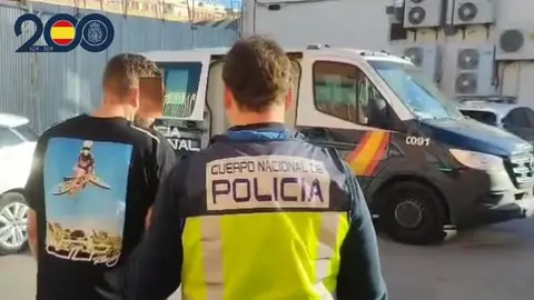 Detenido un hombre tras robar ropa y agredir a vigilantes en un centro comercial de Murcia (foto: PN)