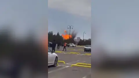 Dos heridos tras un ataque con drones contra el aeropuerto de Najichev&aacute;n, en Azerbaiy&aacute;n (foto: Agencias)
