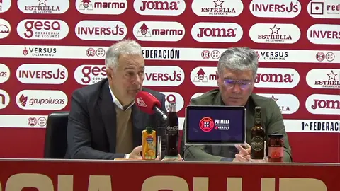 Felipe Moreno e Higinio P&eacute;rez en rueda de prensa (foto: Real Murcia)