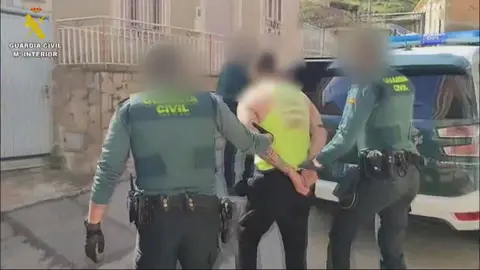 La Guardia Civil detiene a un hombre por atracar en una sucursal bancaria de El Esparragal (foto: GC)