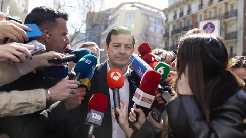 Alfonso Fern&aacute;ndez Ma&ntilde;ueco, a su llegada a la reuni&oacute;n de la Junta Directiva Nacional del partido en la sede del PP en la calle G&eacute;nova