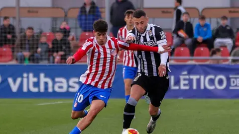 Los de Fernando Torres consiguen la victoria con goles de Miguel Cubo y Llorente.