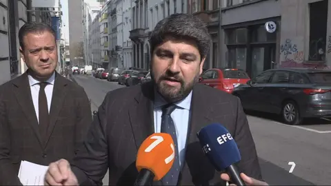 L&oacute;pez Miras reclama en Bruselas m&aacute;s peso para las regiones en la pol&iacute;tica de defensa de la UE (foto: La 7)