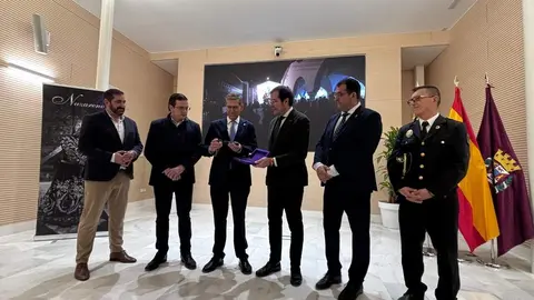 La APC entrega la llave de la Puerta Monumental de la Pescader&iacute;a a la Agrupaci&oacute;n Marraja Nuestro Padre Jes&uacute;s Nazareno