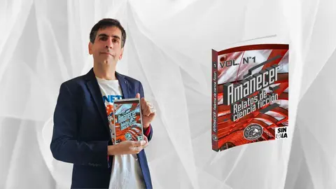 El murciano Pablo Albaladejo, autor de uno de los relatos de 'Amanecer'
