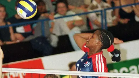 Ana Ibis Fern&aacute;ndez, leyenda del voleibol con pasado y presente en Murcia es candidata al Sal&oacute;n de la Fama mundial
