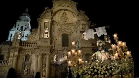 Procesi&oacute;n de la Cofrad&iacute;a de Servitas de Mar&iacute;a Sant&iacute;sima de las Angustias desde la Catedral