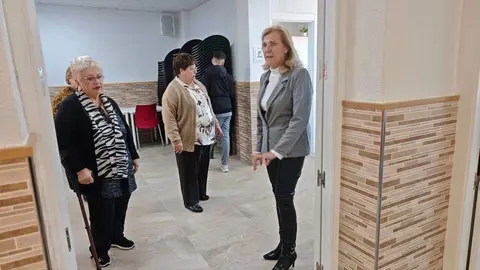Visita al local social de La Azoh&iacute;a tras las obras de ampliaci&oacute;n y reforma integral