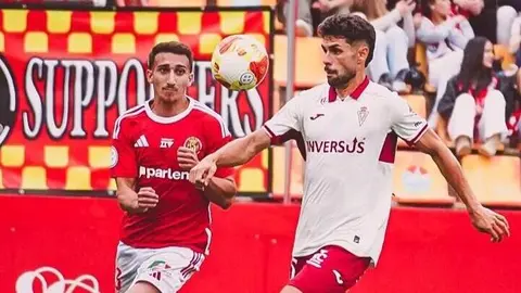 El Real Murcia cae ante el N&agrave;stic tras encajar en el descuento en Tarragona (2-1)
