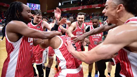 Victoria del UCAM Murcia CB al ritmo de DeJulius para firmar su triunfo n&uacute;mero 19 (107-91)