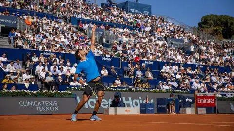 Carlos Alcaraz gana su primer partido en el Conde de God&oacute; (foto: Barcelona Open)