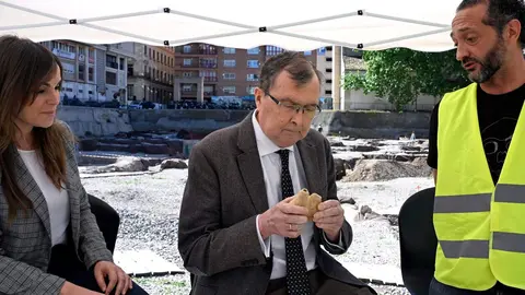 El alcalde Jos&eacute; Ballesta visita la excavaci&oacute;n arqueol&oacute;gica en el yacimiento de San Esteban | Foto: Ayto.