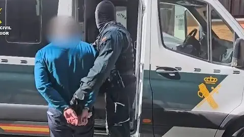 Detenidos en la 'Operaci&oacute;n Traviesa' en Arganda del Rey (foto: GC)
