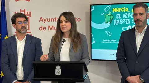 La vicealcaldesa y concejala de Fomento y Patrimonio, Rebeca P&eacute;rez, presenta la campa&ntilde;a 'Ecobarrios' (foto: Ayuntamiento de Murcia)