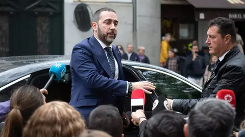 El empresario V&iacute;ctor de Aldama a su llegada al Tribunal Supremo (foto: EP)
