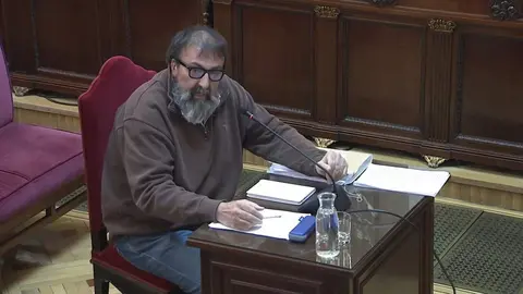 El exasesor ministerial Koldo Garc&iacute;a durante su declaraci&oacute;n como acusado en el juicio de las mascarillas en el Tribunal Supremo (foto: EP)