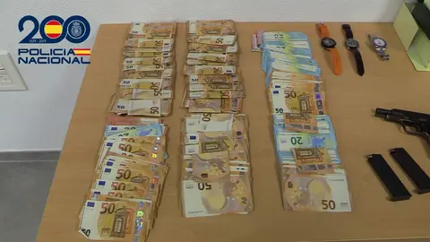 Dinero y efectos intervenidos en el marco de la operaci&oacute;n
- POLIC&Iacute;A NACIONAL