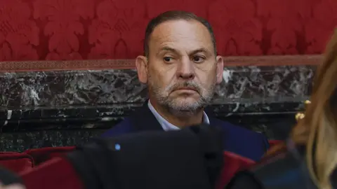 El exministro Jos&eacute; Luis &Aacute;balos en el banquillo de los acusados durante el juicio por el 'caso mascarillas' en el Tribunal Supremo, a 7 de abril de 2026, en Madrid (Espa&ntilde;a).
- Pool