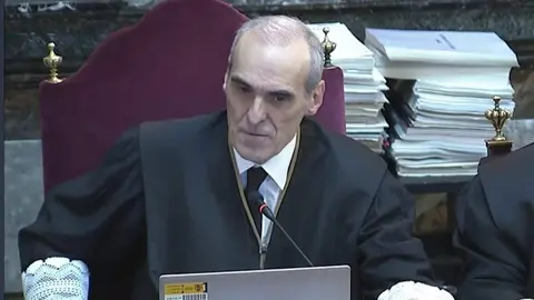 El jefe de la Fiscal&iacute;a Anticorrupci&oacute;n, Alejandro Luz&oacute;n,  en el juicio del Tribunal Supremo (foto: EP)