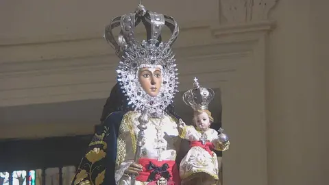 Virgen de la Fuensanta con cresp&oacute;n negro (foto: La 7)