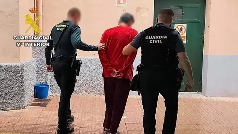 Detenido por asaltar y golpear a un hombre para robarle 500 euros en &Aacute;guilas (foto: GC)