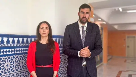 Los diputados del grupo parlamentario Mixto, Jos&eacute; &Aacute;ngel Antelo y Virginia Mart&iacute;nez (foto: Jos&eacute; &Aacute;ngel Antelo)