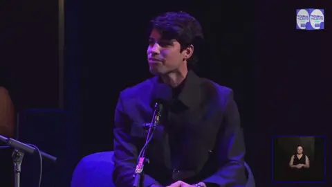 Carlos Alcaraz durante el acto