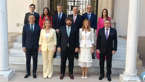 Foto oficial del nuevo Consejo de Gobierno de la Regi&oacute;n de Murcia
