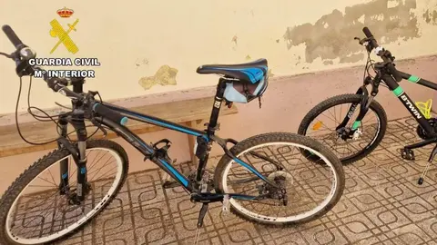 Bicicletas recuperadas en el marco de la operaci&oacute;n (foto: Guardia Civil)