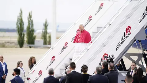 El Papa Le&oacute;n XIV aterriza en el Aeropuerto Adolfo Su&aacute;rez Madrid-Barajas (foto: EP)