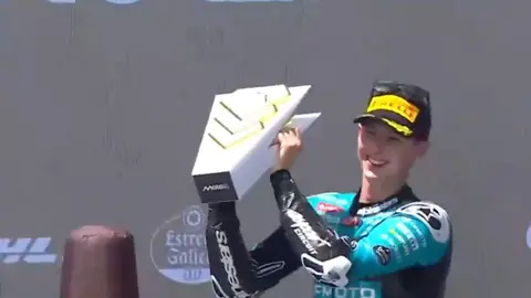 M&aacute;ximo Quiles consigue la quinta victoria de la temporada en Moto3 (foto: MotoGP)