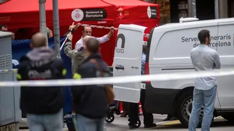 Zona acordonada por los Mossos d'Esquadra d&oacute;nde ha tenido lugar el suceso (foto: EP)