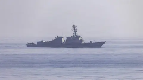 Archivo - Un destructor de la Armada de Estados Unidos desplegado en la misi&oacute;n de bloqueo del estrecho de Ormuz emprendida por Washington
- CENTCOM EN X - Archivo