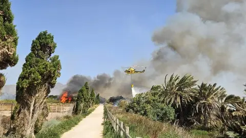 Incendio en La Azoh&iacute;a (foto: 1-1-2)