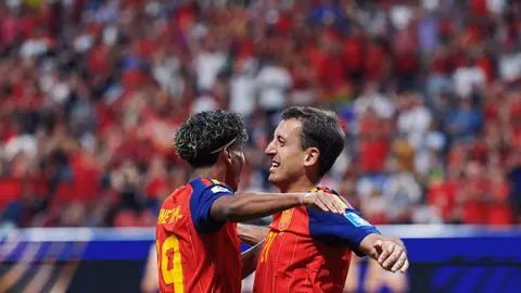 Lamine Yamal y Mikel Oyarzabal