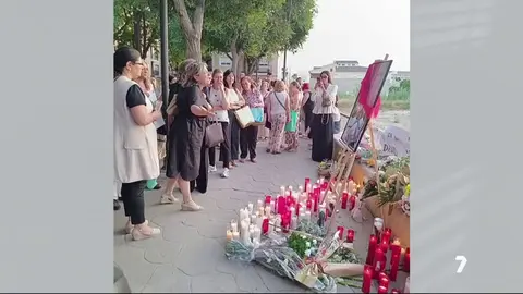 Homenaje de los vecinos de Zarandona en el parque donde fue encontrado