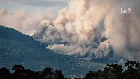 Vista del incendio desde el valle del Ti&eacute;tar, a 25 de julio de 2026, en &Aacute;vila, Castilla y Le&oacute;n (Espa&ntilde;a)