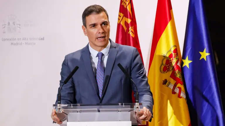 El presidente del Gobierno, Pedro S&aacute;nchez, interviene en el acto de inauguraci&oacute;n de la l&iacute;nea de alta velocidad Madrid-Murcia (foto: EUROPA PRESS)