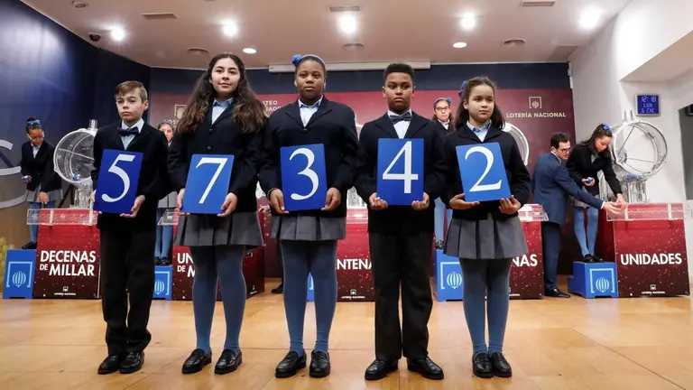 Vista del tradicional Sorteo Extraordinario del Ni&ntilde;o, el segundo m&aacute;s importante de la Loter&iacute;a Nacional