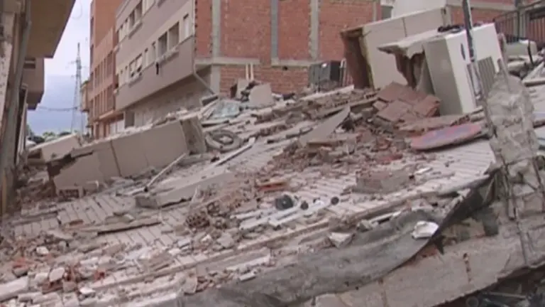 Imagen de archivo de algunos de los da&ntilde;os materiales del terremoto de Lorca (foto: La 7)