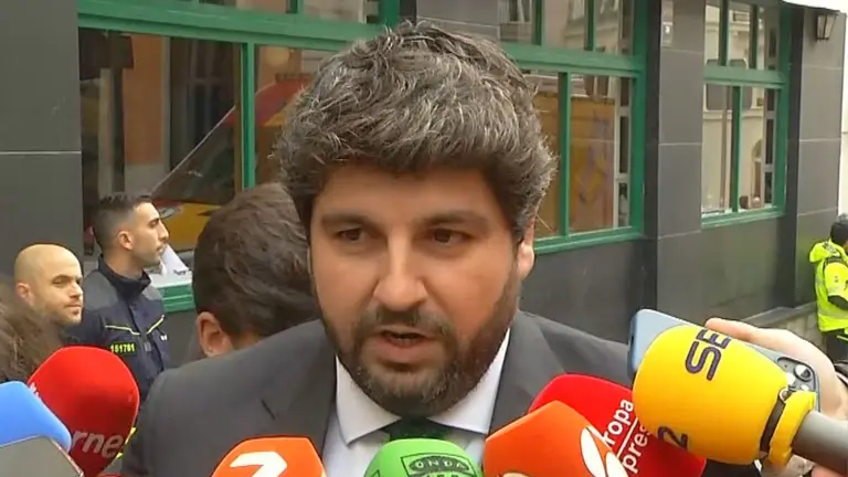 Fernando L&oacute;pez Miras, minutos antes del inicio de la jura de la Princesa de Asturias a la Constituci&oacute;n (foto: La 7)