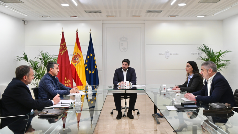 L&oacute;pez Miras se re&uacute;ne en San Esteban con representantes de las organizaciones agrarias en la Regi&oacute;n de Murcia
