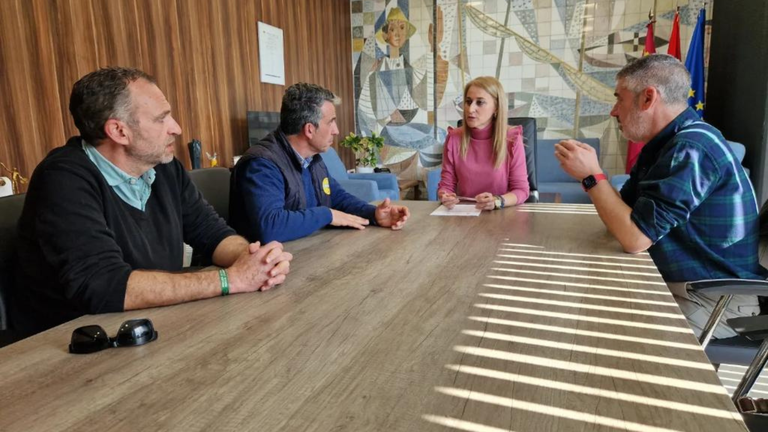 Mariola Guevara, con los representantes de las organizaciones agrarias