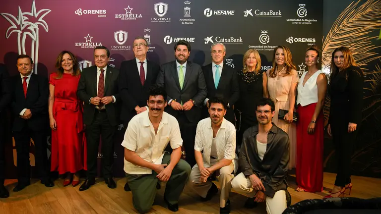 Foto de familia de los premiados de los Premios F&eacute;nix 2024