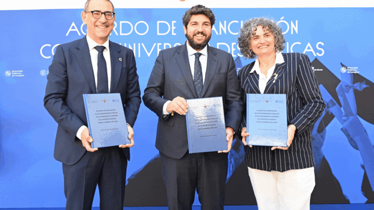 Firma en San Esteban del nuevo plan de financiaci&oacute;n plurianual de las universidades p&uacute;blicas