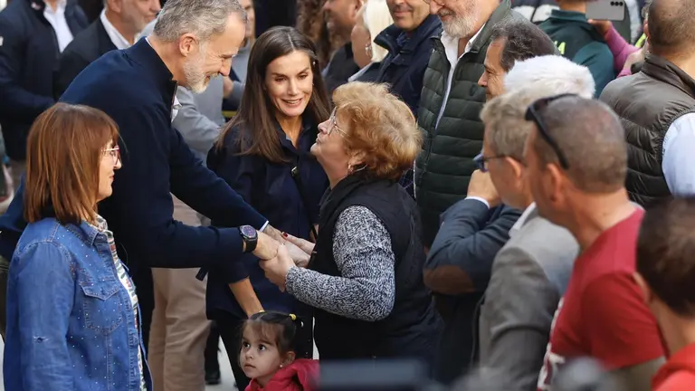 Felipe VI, en su visita a Chiva